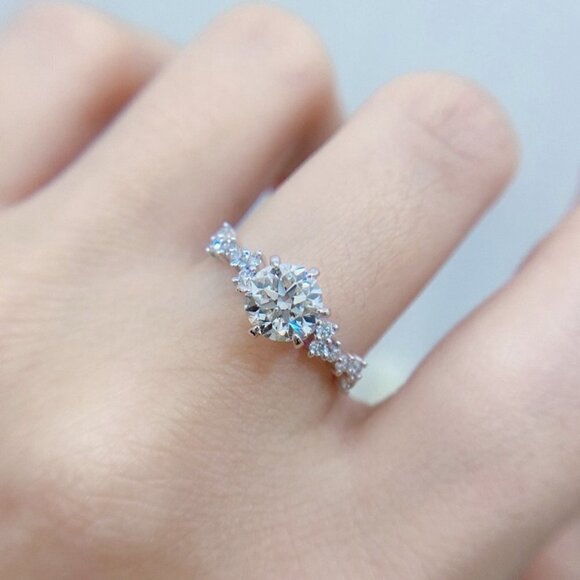 💥Engagement Anillos Pure Round CZ Silver Plated Beautiful Dainty Ring,UN… - Picture 6 of 6